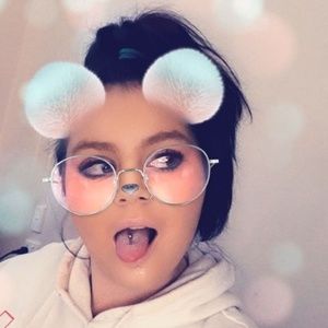 Meet your Posher, Crystal